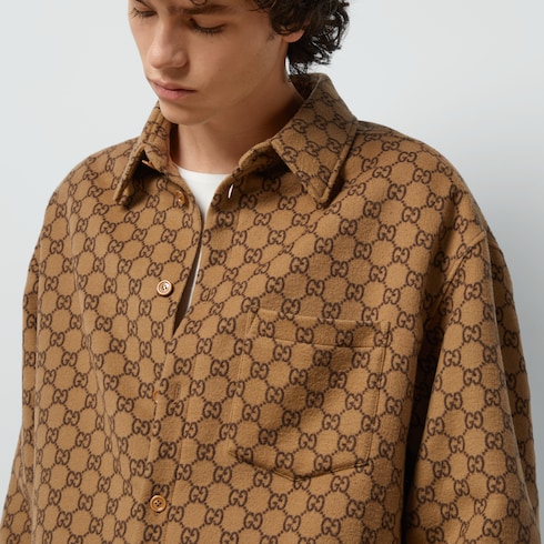 Wattiertes Overshirt aus GG Wollflanell in camel und ebenholz 