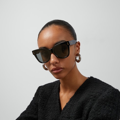 Sonnenbrille in Katzenaugenform