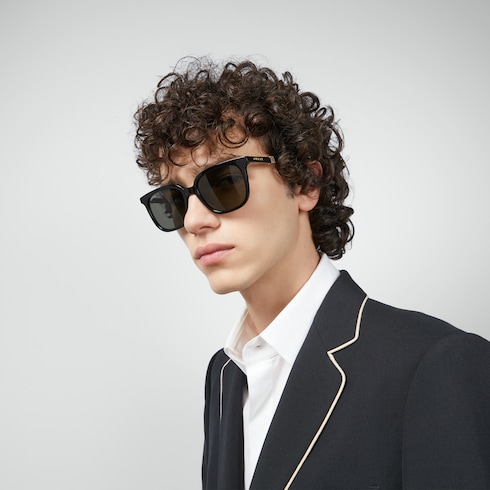 Square-framed sunglasses