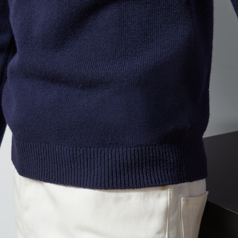 Pullover aus Wolle mit Gucci Patch in blau | GUCCI® DE