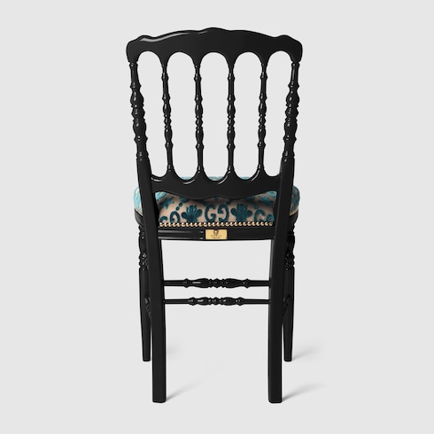 Silla de madera con GG, abejas y estrellas
