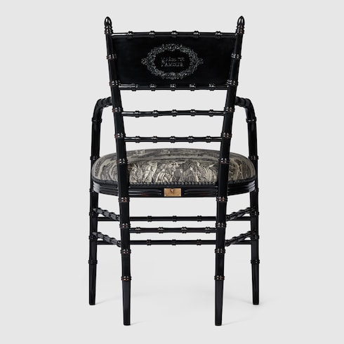 Sedia Chiavarina con stampa toile de jouy e poggiabraccia