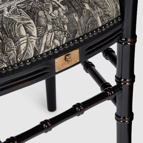 Sedia Chiavarina con stampa toile de jouy e poggiabraccia