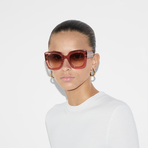 Sonnenbrille mit eckigem Rahmen