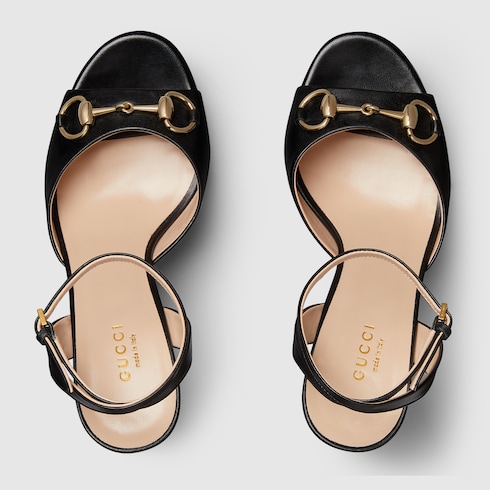 Sandalia plataforma con Horsebit para mujer