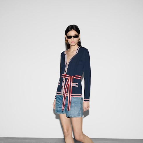 Cardigan con cintura annodabile e finiture a righe