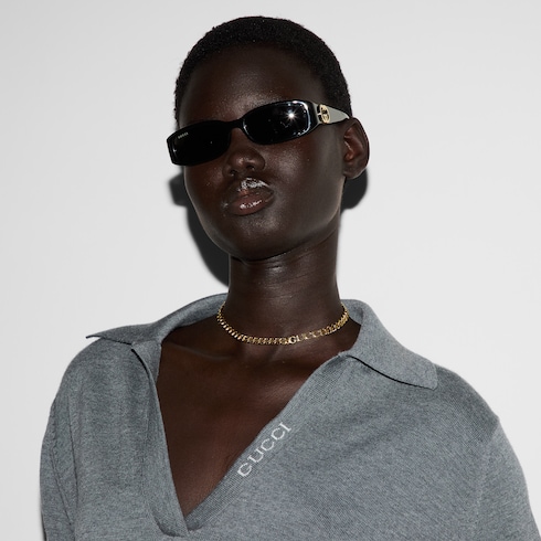 Collana a catena con scritta Gucci