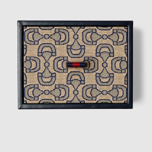 Horsebit jacquard box