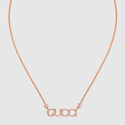 Collana con scritta "GUCCI"
