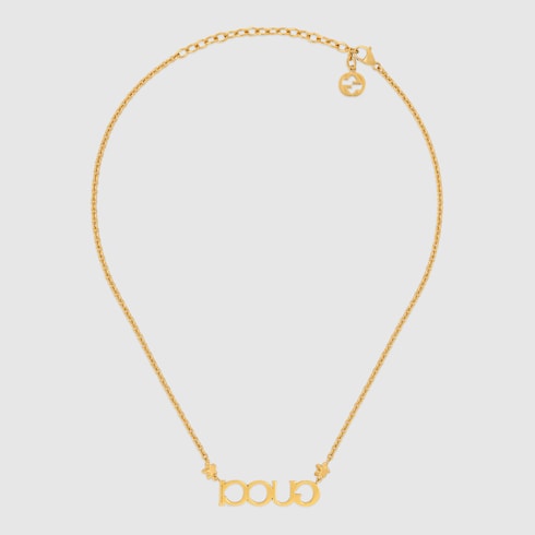 Collana con scritta "GUCCI"