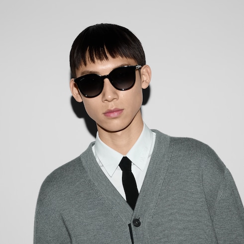 Low nose bridge fit round sunglasses