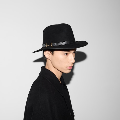 Wool hat with leather detail