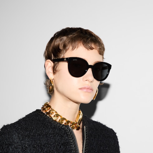 Cat-eye sunglasses