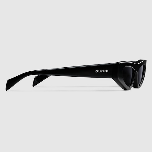 Sonnenbrille in Katzenaugenform