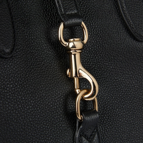 Medium tote bag with hook closure Detail 5