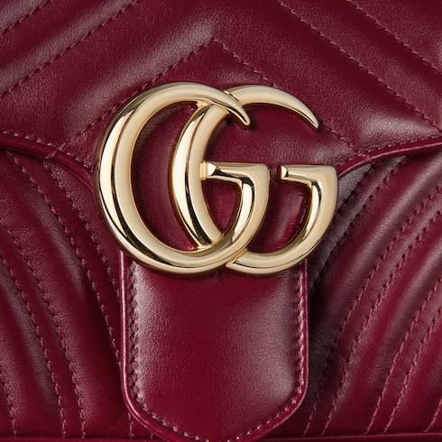 GG Marmont small shoulder bag in Gucci Rosso Ancora GUCCI AE