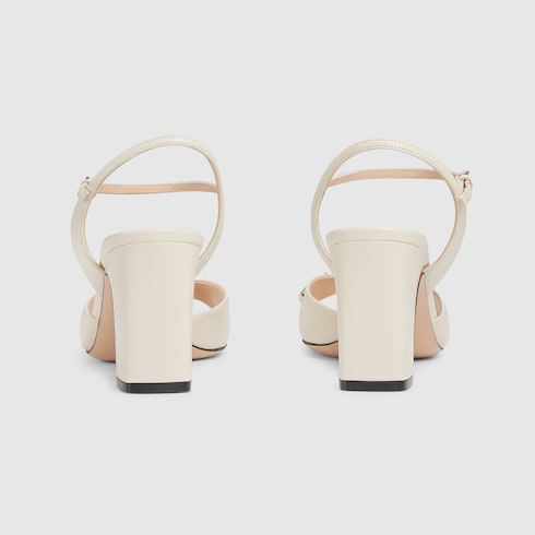 Sandalia con Horsebit para mujer