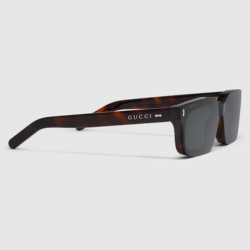 Sonnenbrille mit rechteckigem Rahmen
