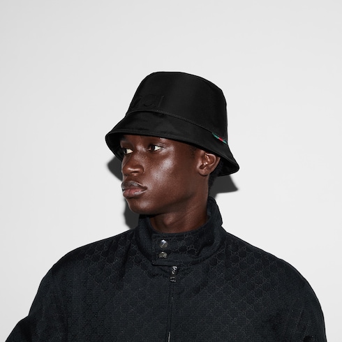 Bob en nylon avec logo Gucci