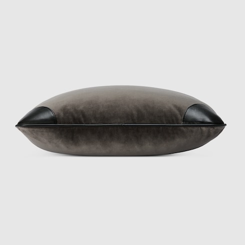 Velvet cushion with Horsebit