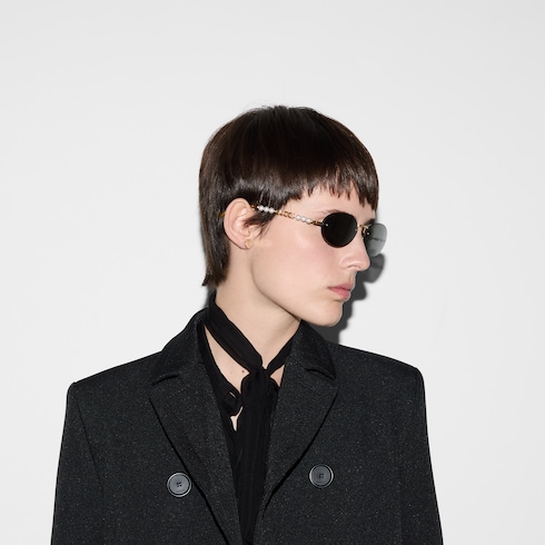 Sonnenbrille mit ovalem Rahmen