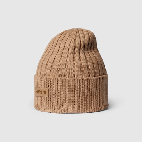 Bonnet en maille de laine côtelée