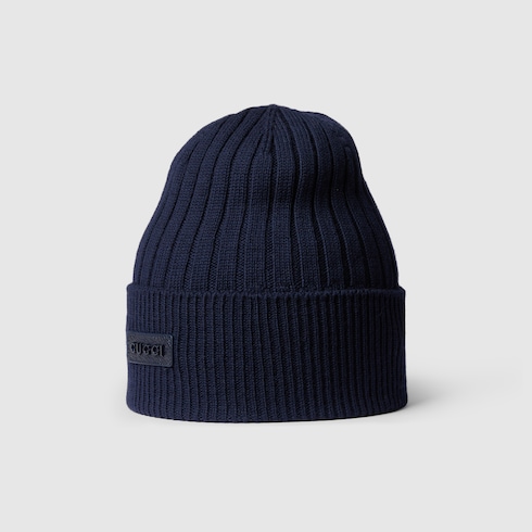 Bonnet en maille de laine côtelée