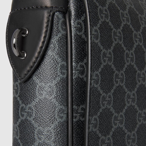 GG Emblem medium crossbody bag Detail 4