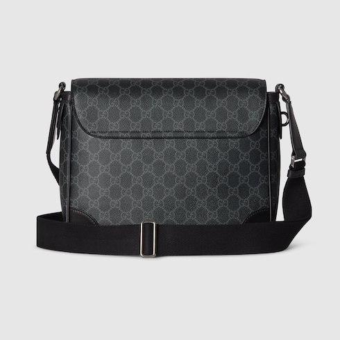 GG Emblem medium crossbody bag Detail 5