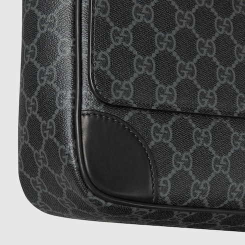 Borsa a tracolla GG Emblem misura media