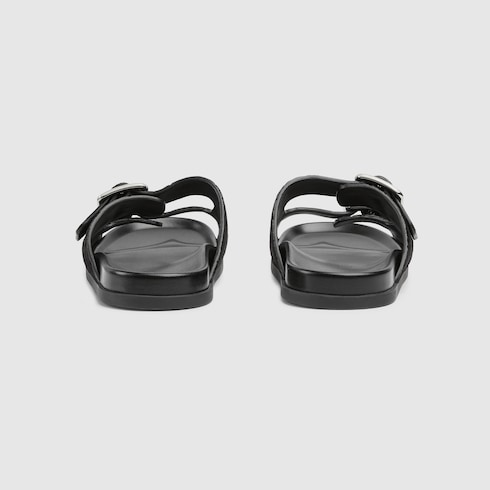 Sandalia tipo chancla para hombre