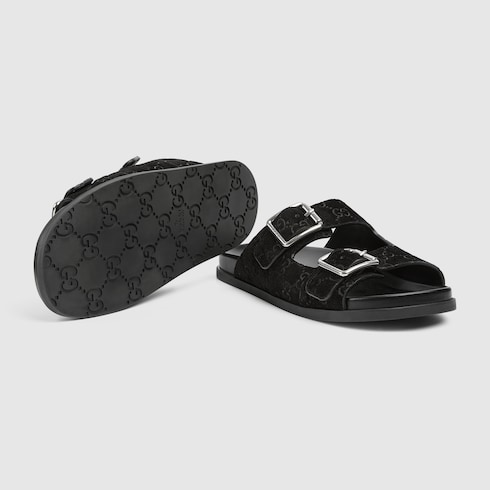 Sandalia tipo chancla para hombre