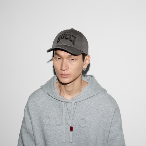 Embroidered cotton baseball hat