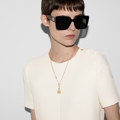 Chain necklace with bag pendant