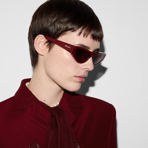 Sonnenbrille in Katzenaugenform