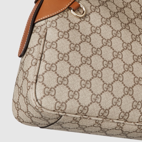 Borsa a spalla GG Emblem misura media