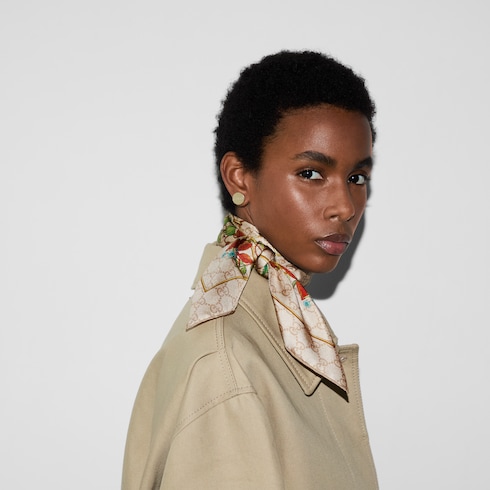 Pañuelo cuadrado de sarga de seda estampada