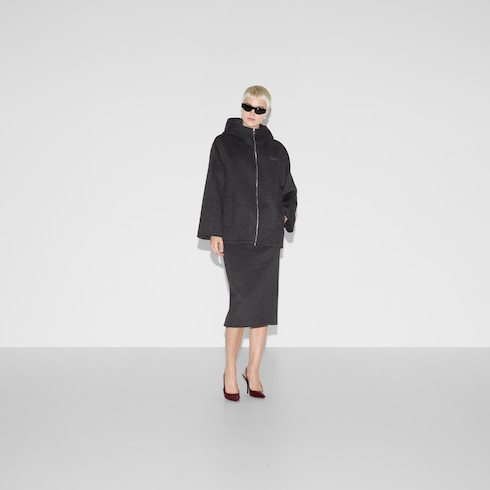 Jacke aus Wolle und Seide mit Stickerei und Kapuze