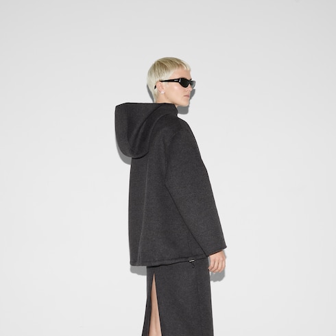 Jacke aus Wolle und Seide mit Stickerei und Kapuze