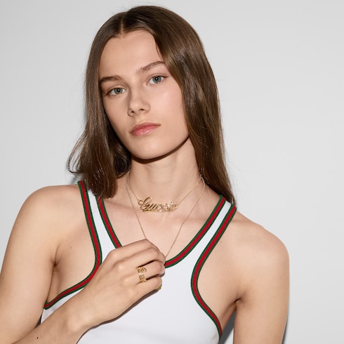 Breiter Ring mit Gucci Schriftzug