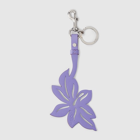Llavero con adorno de flor
