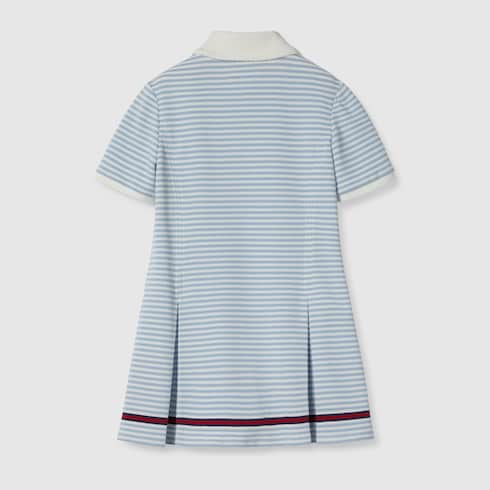 Kinderkleid aus Baumwolle mit Stickerei