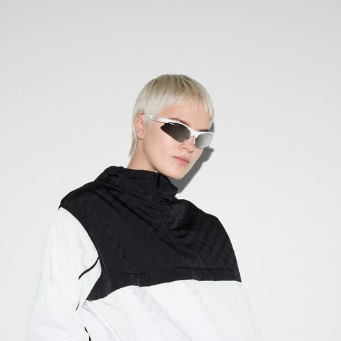 Mask-shaped sunglasses