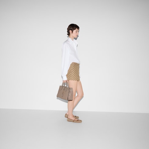 Medium tote bag with hook closure