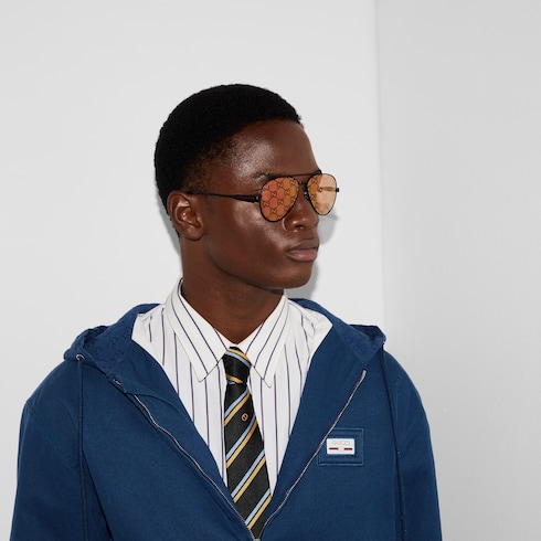 Sonnenbrille mit Rahmen im Pilotenstil