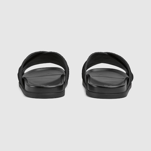 Sandalia tipo chancla para hombre 