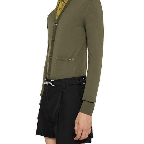 Cardigan en maille de laine fine avec motif en intarsia