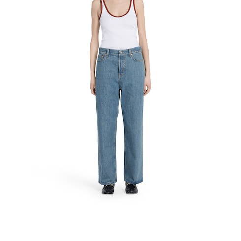 Pantalones de mezclilla holgados con ajuste pequeño