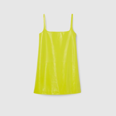 Robe trapèze courte en cuir brillant