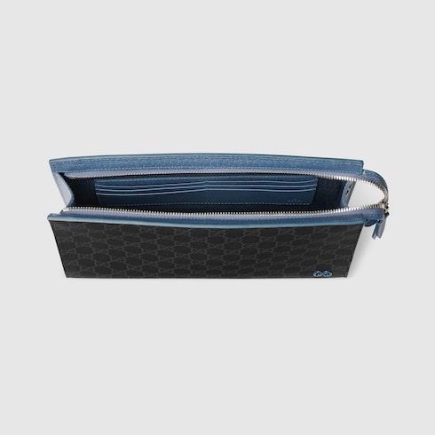 Cartera de mano con ribete azul mediano
